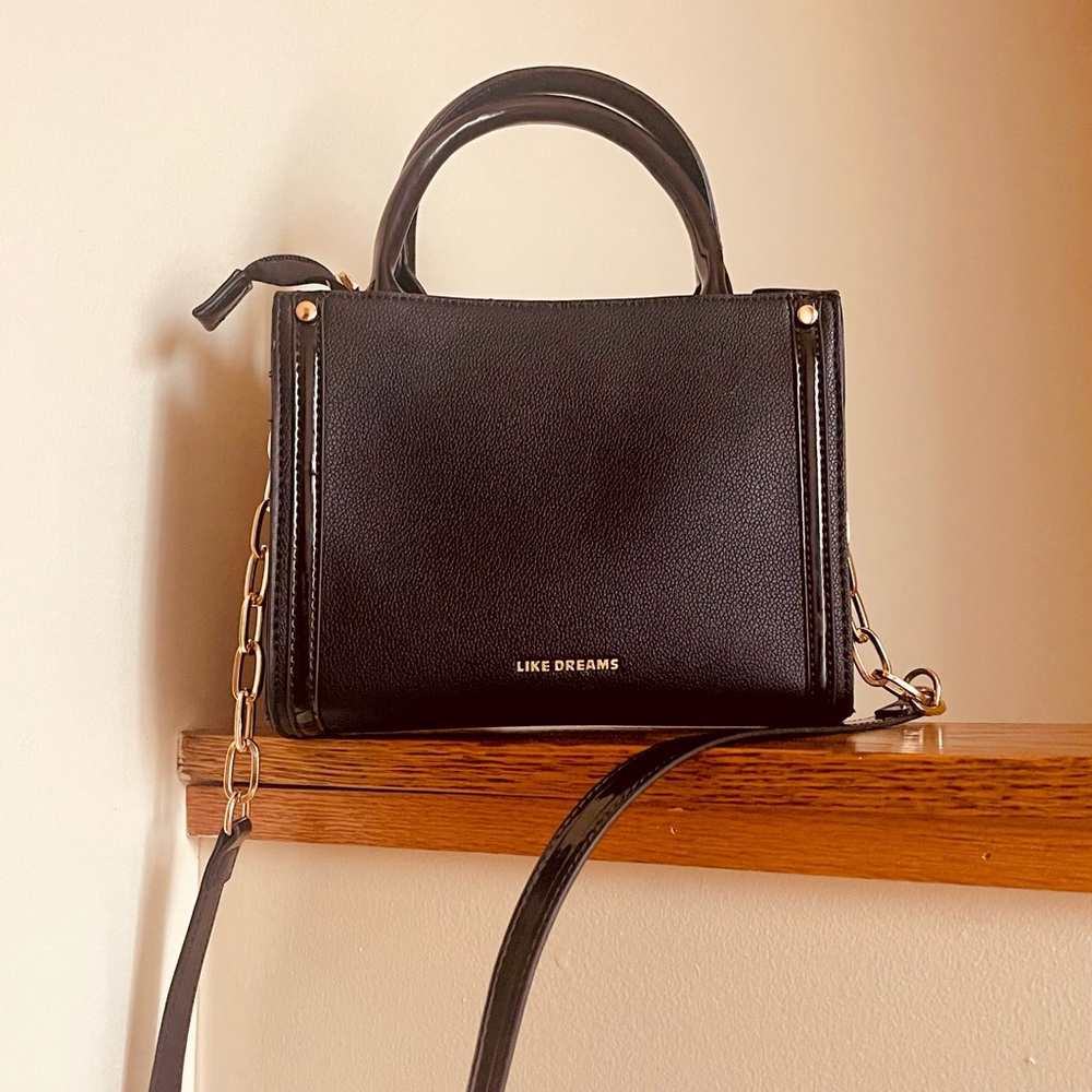 So cute, BLACK PURSE - Picture 4 of 4